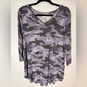 ZENANA V-Neck Tunic Blue/Purple Camo Sz M